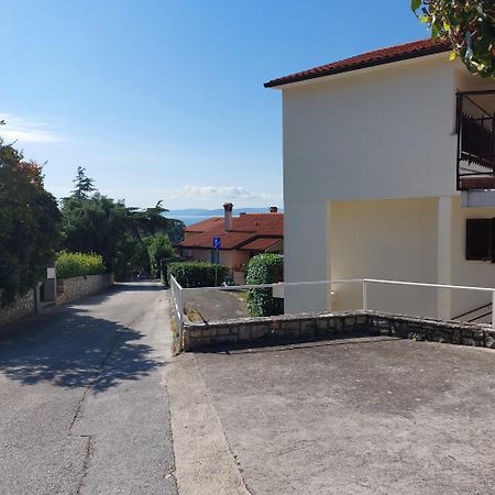 Apartment Kiwi Rabac Esterno foto